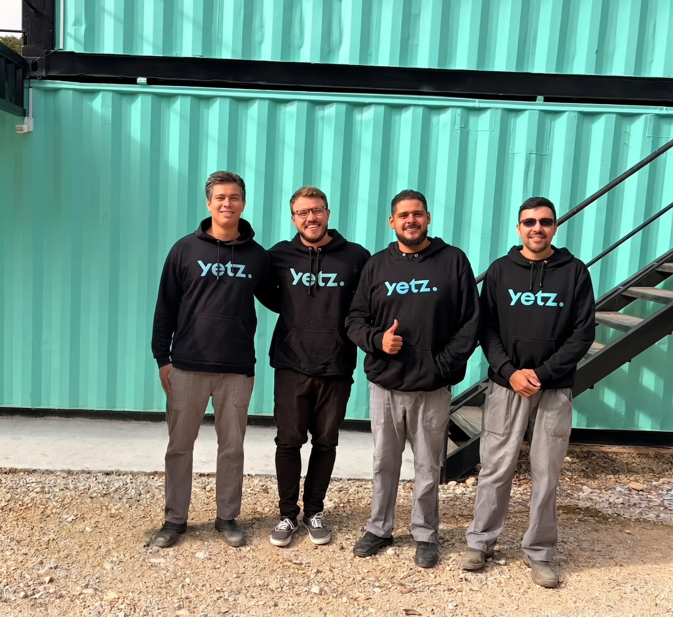 Equipe Yetz Locação de Equipamentos
